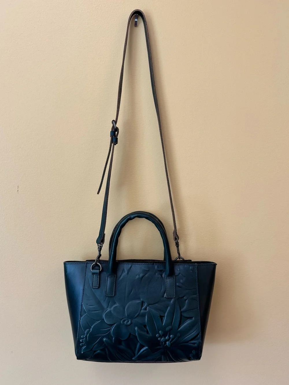 Patricia Nash Floral Embossed Leather Tote & Matching Wallet Set Dark Green